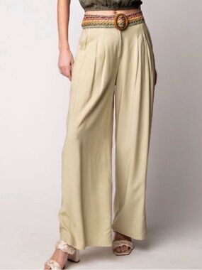 Wide Leg High-Rise pin-tuck Trousers in Light Beige